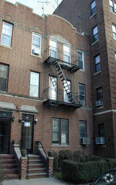 Primary Photo - 2059 Ocean Ave