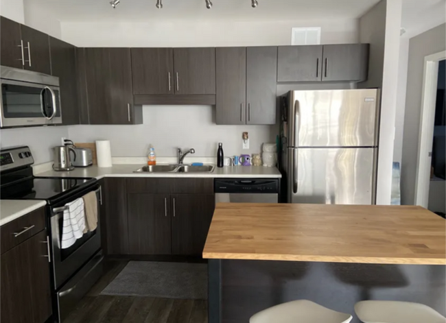 Building Photo - 25 Tim Sale Dr