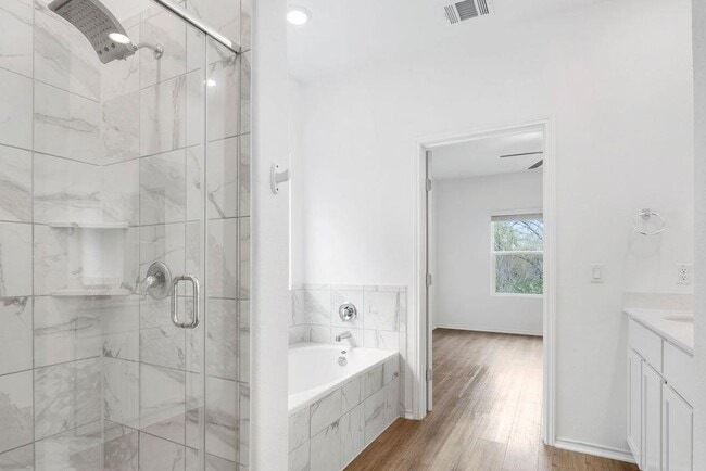 Building Photo - 1205 Sweetspire St