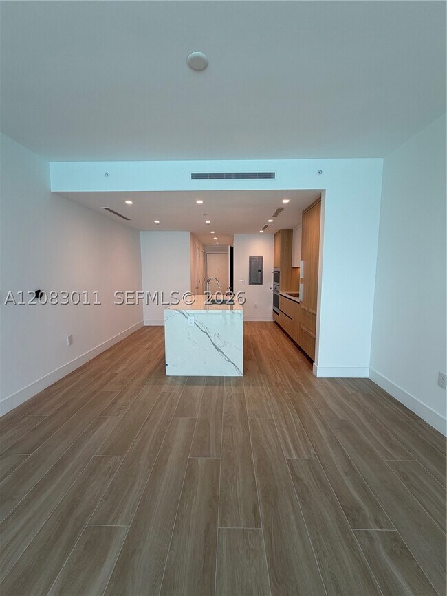 Foto del edificio - 2411 Laguna Cir