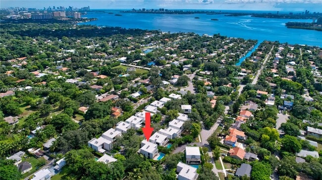 Foto del edificio - 8660 Arboretum Ln