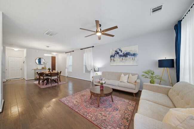 Foto del edificio - 8624 Cedar Plains Ln