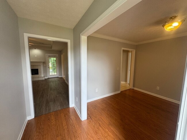 Building Photo - 7002 Oak Side Ct