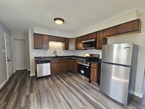 Building Photo - 1705 Texas Ave NE