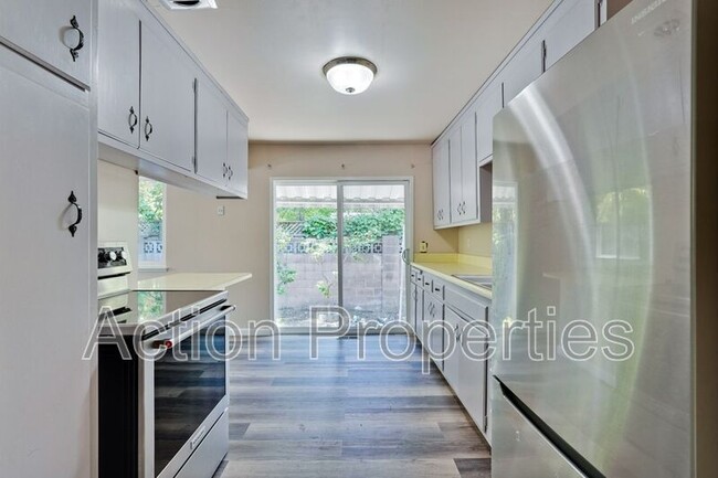 Building Photo - 67 Holbrook Ln