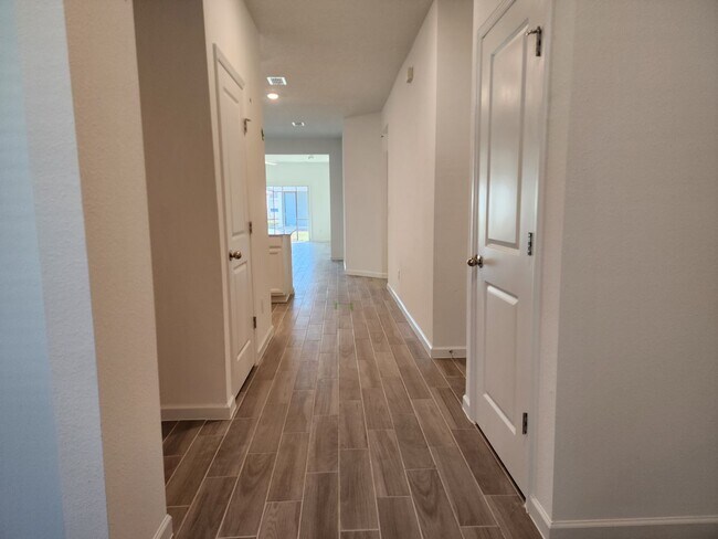 Foto del edificio - Spacious 3BR Home in Quiet Jacksonville Ne...