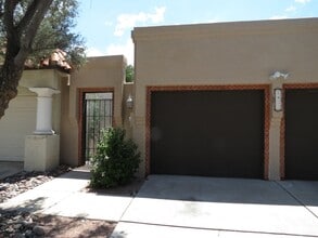 Building Photo - 1433 W Calle Platino
