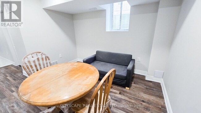 Building Photo - 121 Ashdale Rd