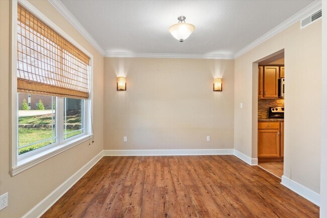 Building Photo - 400 N Village Cir