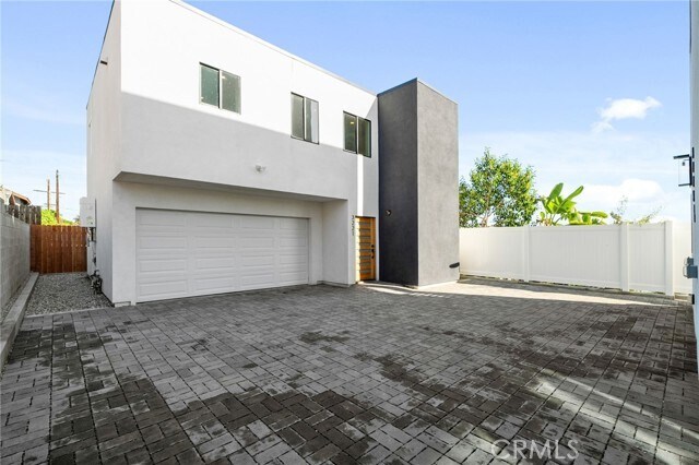 Foto principal - 3221 Lanfranco St