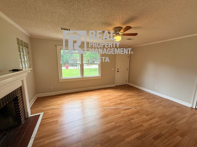 Foto del edificio - 3163 Highpoint Dr