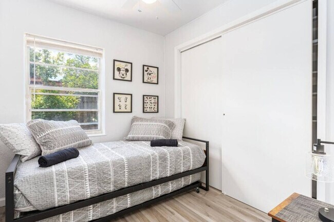 Building Photo - 1211 Co Rd 431