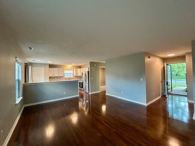 Foto del edificio - Charming 3-Bedroom, 2-Bath Home with Moder...