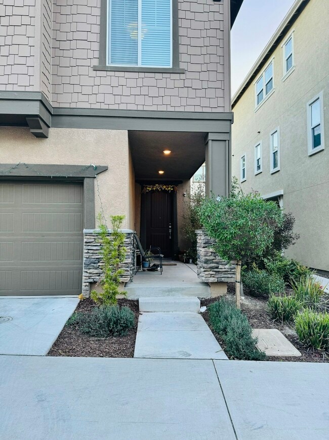 Photo - 1715 Tierra Ct House