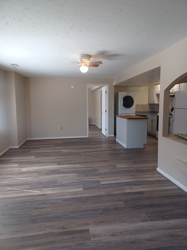 Building Photo - 1438 Chesham Cir