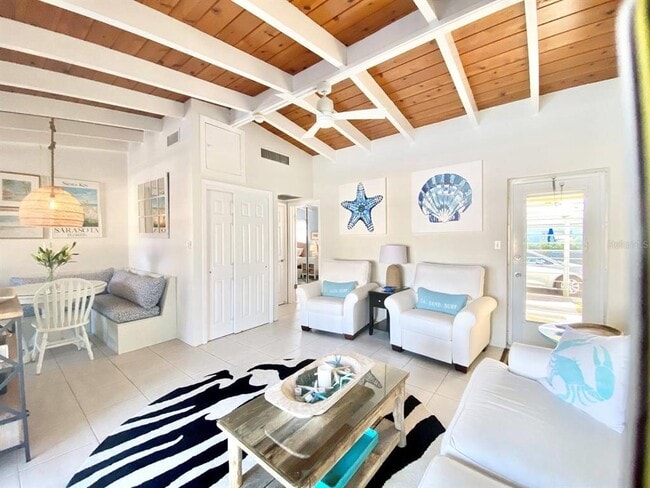 Building Photo - 6006 Midnight Pass Rd