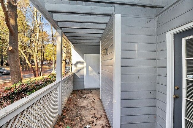 Building Photo - Updated First Floor 2BD/2BA Condo in Forest Ridge!