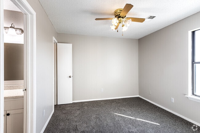 1HAB, 1BA - 480Ft² - BlueStar Crossings