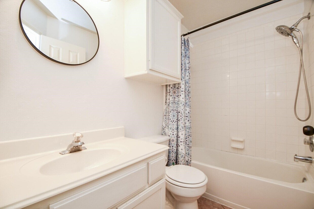 Primary Photo - 535 Avery Dr