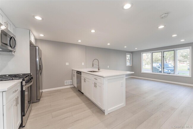 Foto del edificio - 1398 Pine Acres Blvd