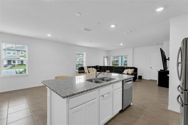 Foto del edificio - 13157 Bounty Ave