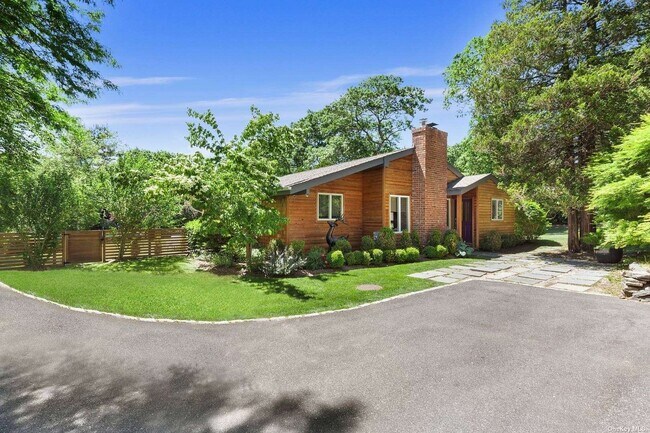 Building Photo - 300 N Sea Mecox Rd