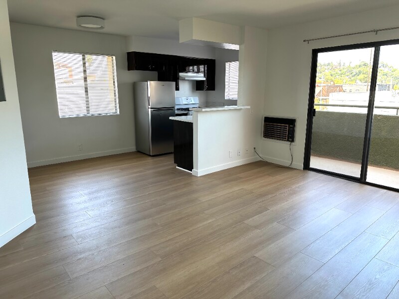 Foto principal - 1275 N Commonwealth Ave