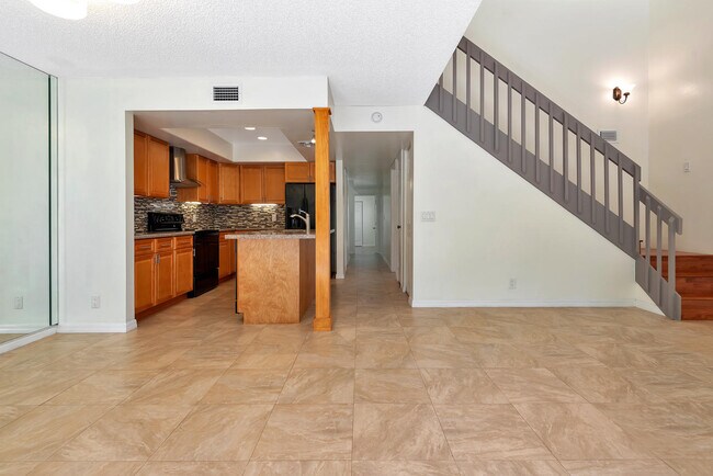 Building Photo - 9186 Green Meadows Way