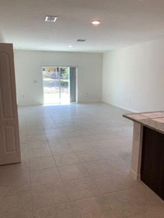 Foto del edificio - Beautiful 3 Bedroom, 2 Bath Home