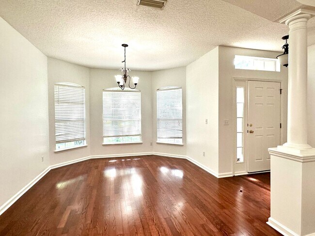 Foto del edificio - North Hampton! Amenities Galore! 4 Bed, 3 Bath!