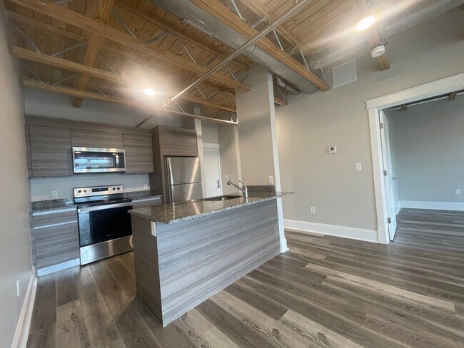 Foto del edificio - 330-350 Pleasant St. Unit 318