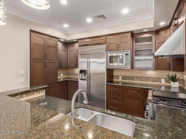 Foto del edificio - 4909 N Woodmere Fairway