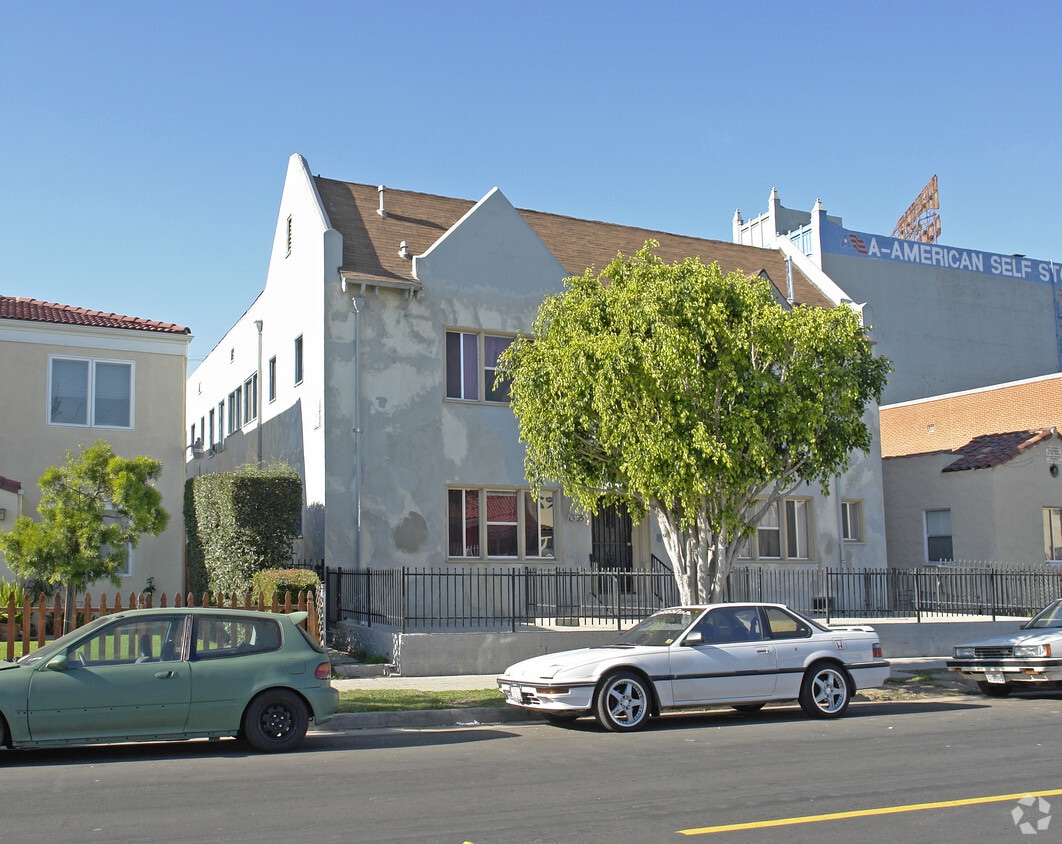 Foto del edificio - 1335 S Bronson Ave