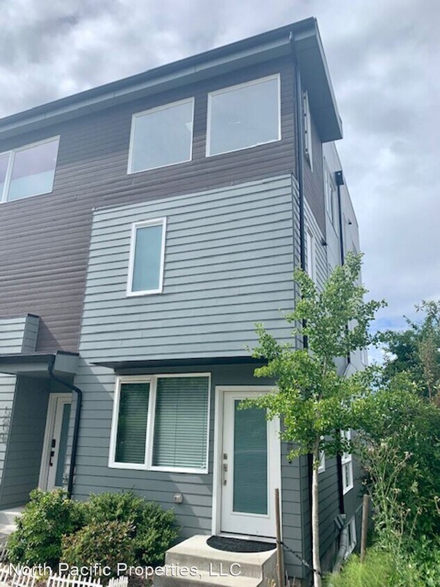 Primary Photo - 3 br, 2 bath House - 1208 W Emerson St