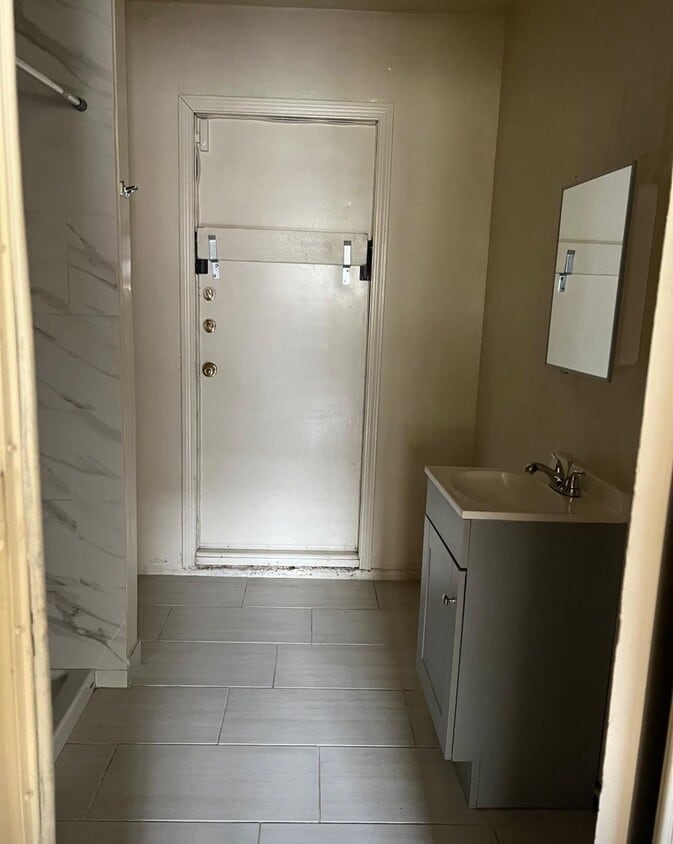 Building Photo - 4307 Holloway Dr