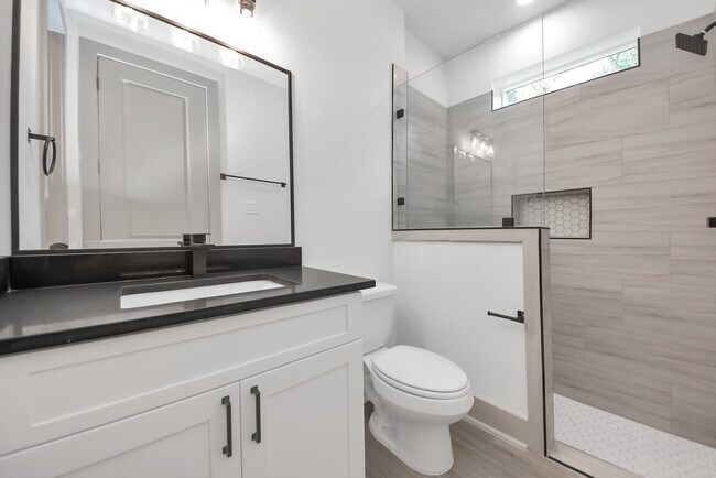 Foto del edificio - 5319 Kindred Gdn Ln