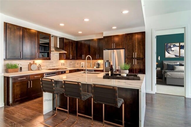 Photo - 205 12th St NE House