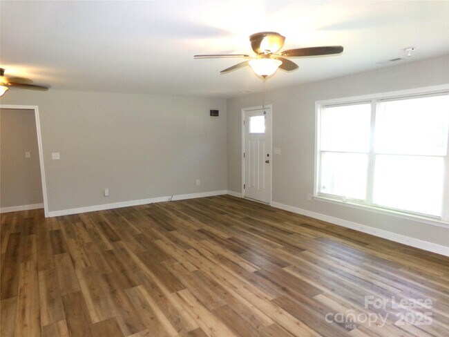 Building Photo - 40119 NC-740