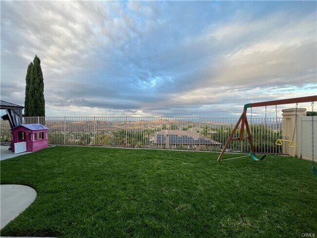 Foto del edificio - Stunning Tuscany Hills Home with Panoramic...