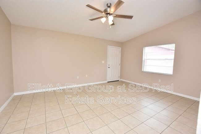 Building Photo - 774 Zella Ln