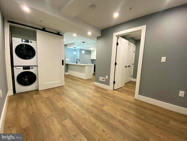Foto del edificio - 3126 16th St NW