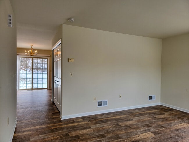 Building Photo - 542 Indian Rock Cir