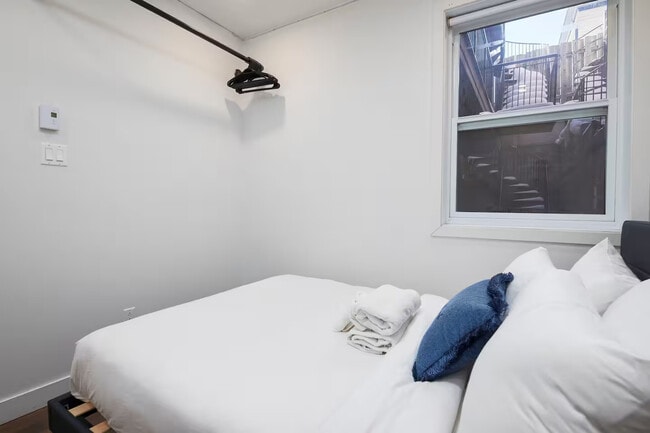 Building Photo - 3778 Rue De Bullion