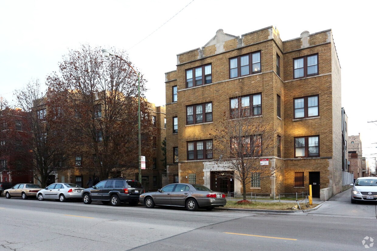 13311341 W Addison Apartments Chicago, IL