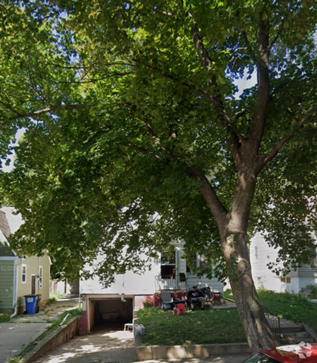 Building Photo - 1208 W 15th St