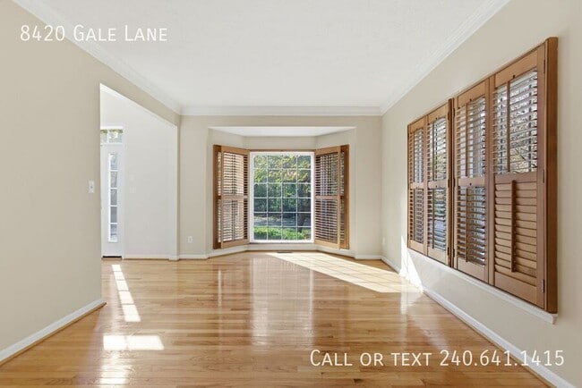 Foto del edificio - 8420 Gale Ln