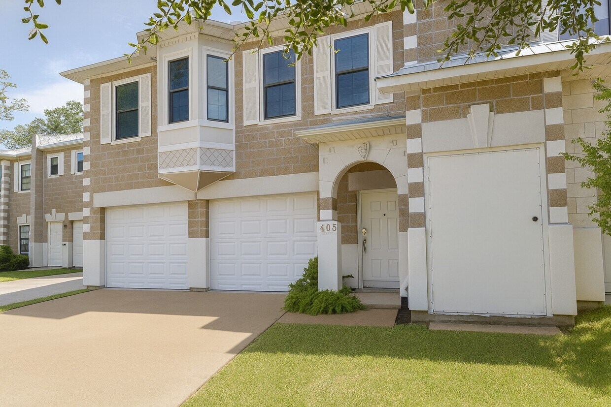 Foto principal - 405 Mc Kinney Ln