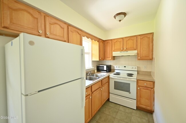 Building Photo - 79 B Wertman Ln