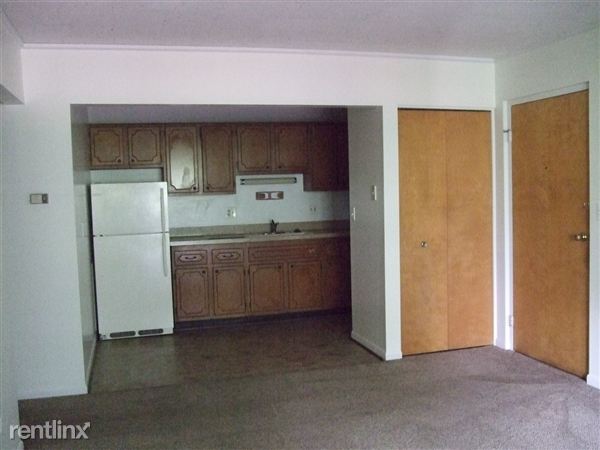 Building Photo - 32450 Grand River Ave