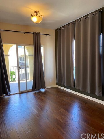 Foto del edificio - 613 E 223rd St